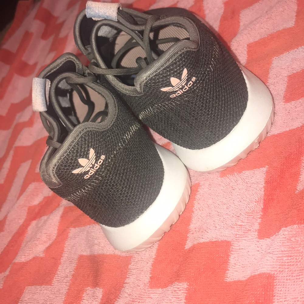 adidas - Picture 2 of 4